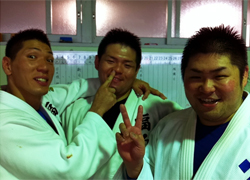  RAY粁iSujAX